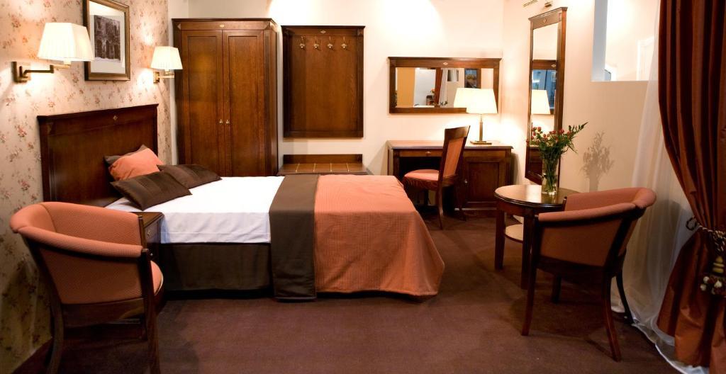 Hotel Kasyno Jarocin Room photo
