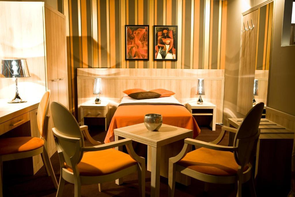 Hotel Kasyno Jarocin Room photo